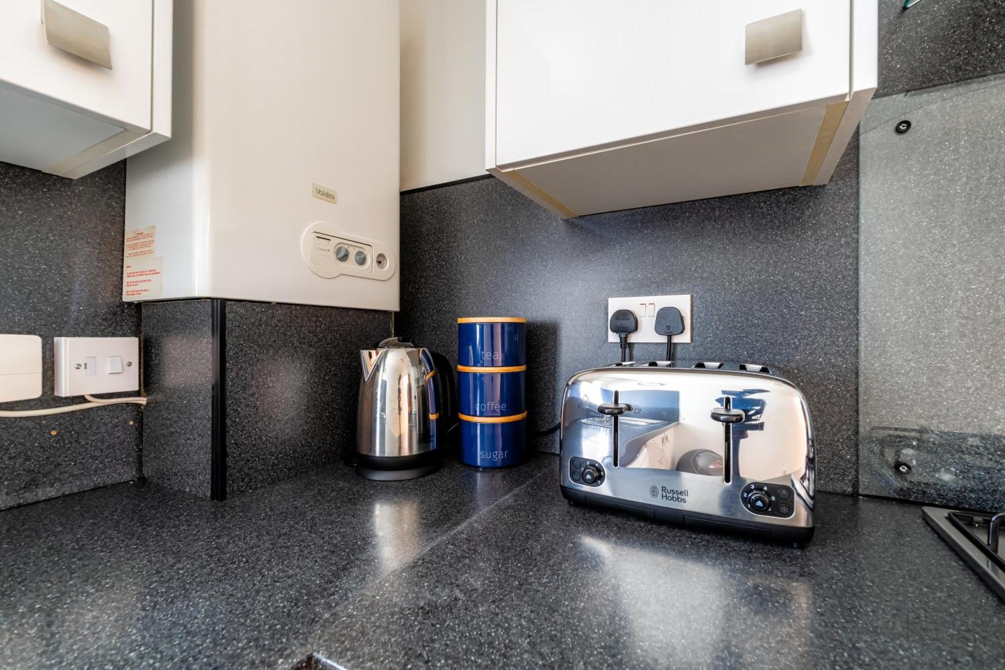 Cosy Retreat - Charming 2-Bed Apartment Γκρίνοκ Εξωτερικό φωτογραφία